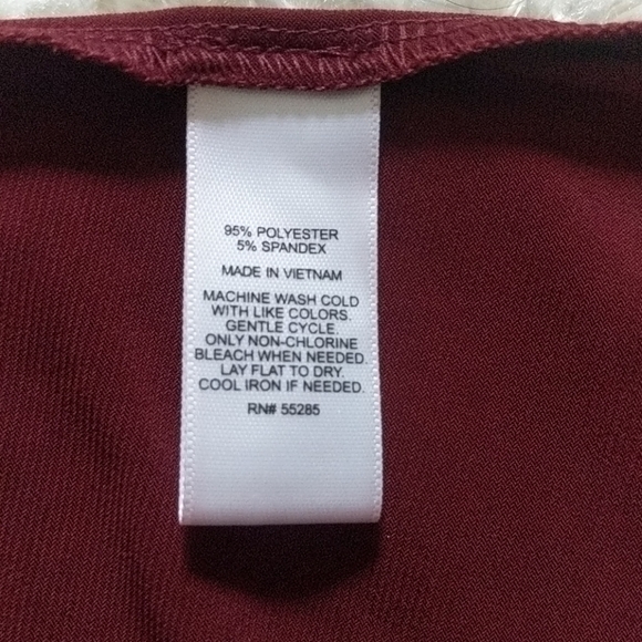 NWT Express One-Shoulder Ruffle Top - Picture 3 of 4